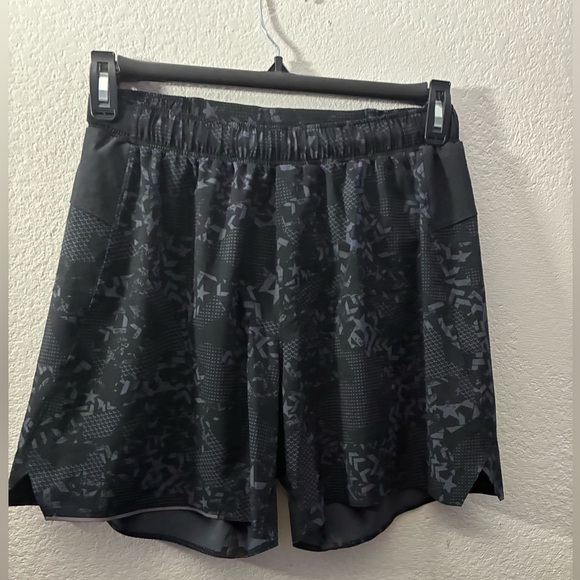 Lululemon Men Black Surge 6" Linerless Barrys Shorts M - Picture 2 of 13